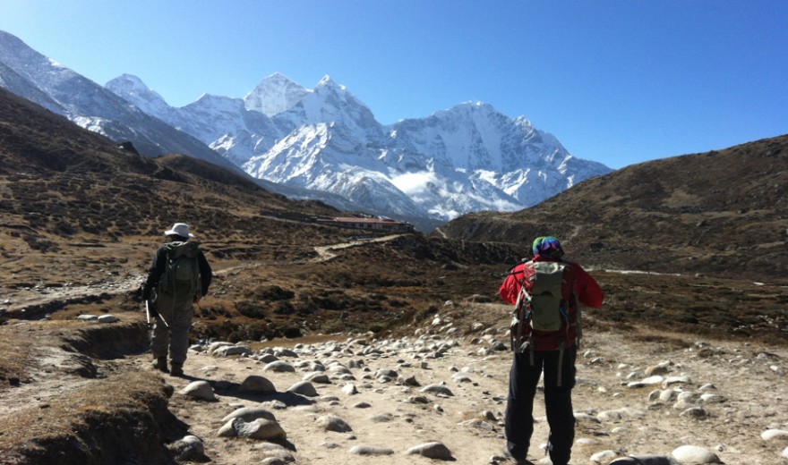 Near Pheriche